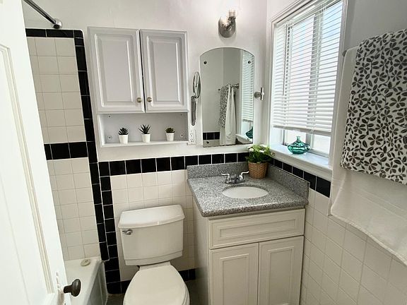 5th image of 5310 Loma Linda Ave #3