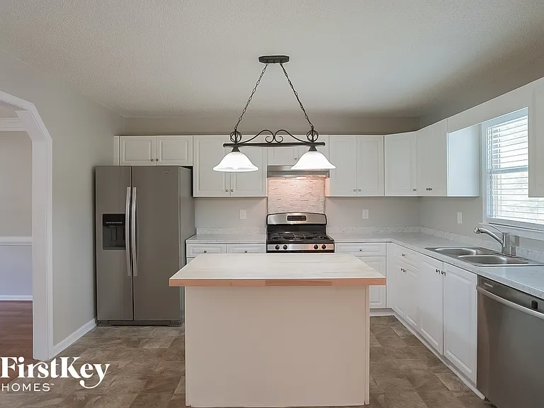 174 Somerset Ln — Photo 7