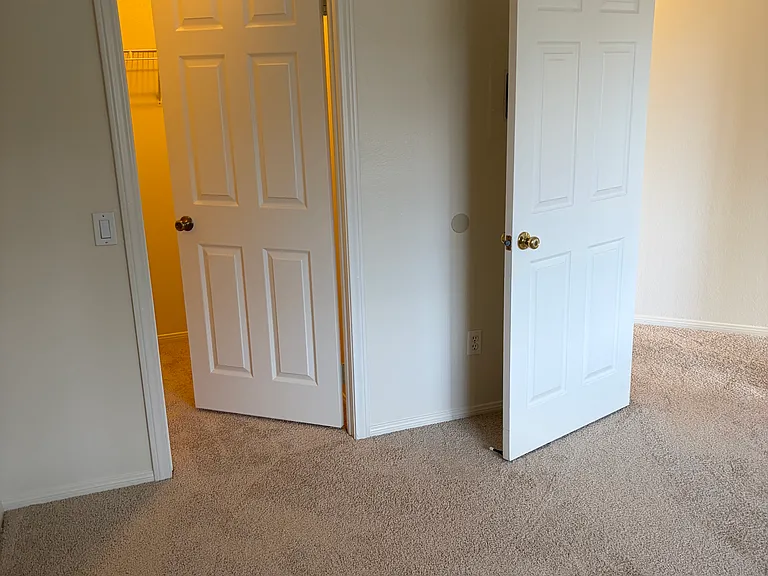 2nd bedroom and walk-in closet