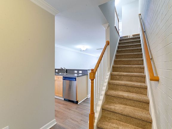 4th image of 1224 Green Oaks Ln APT G