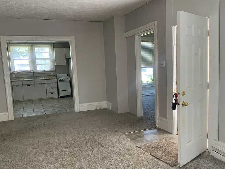 1049 N C St #1 — Photo 3