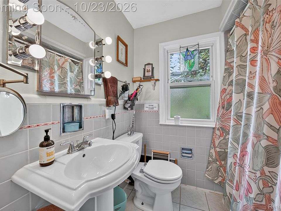 3930 Parkview Dr, photo 21