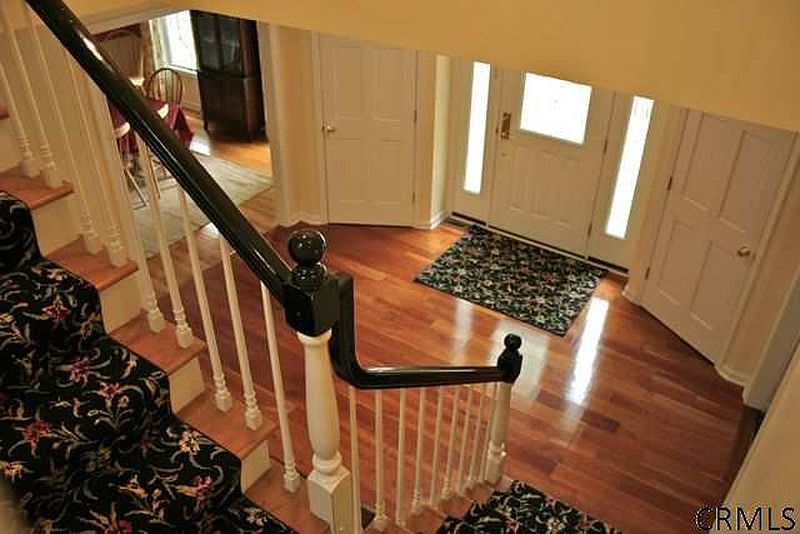 4th image of 91 MIDDLESEX Court
