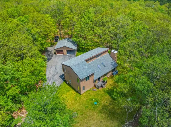 146 Algonquin Trl, Albrightsville, PA 18210