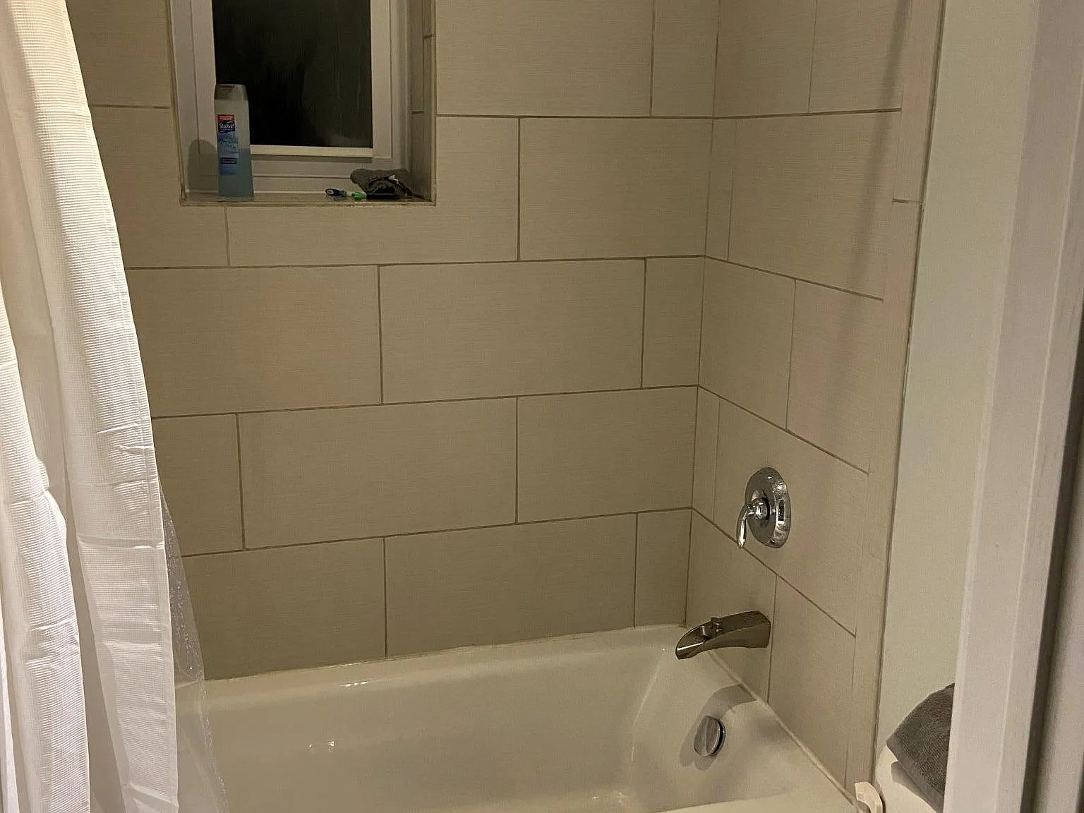 2 bed, 1100 sqft, $2,200 — Photo 2