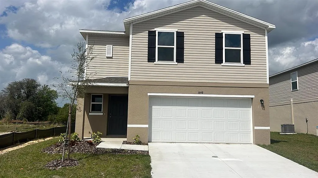 4 bed, 2.5 bath, 1964 sqft, $2,350 — Photo 1