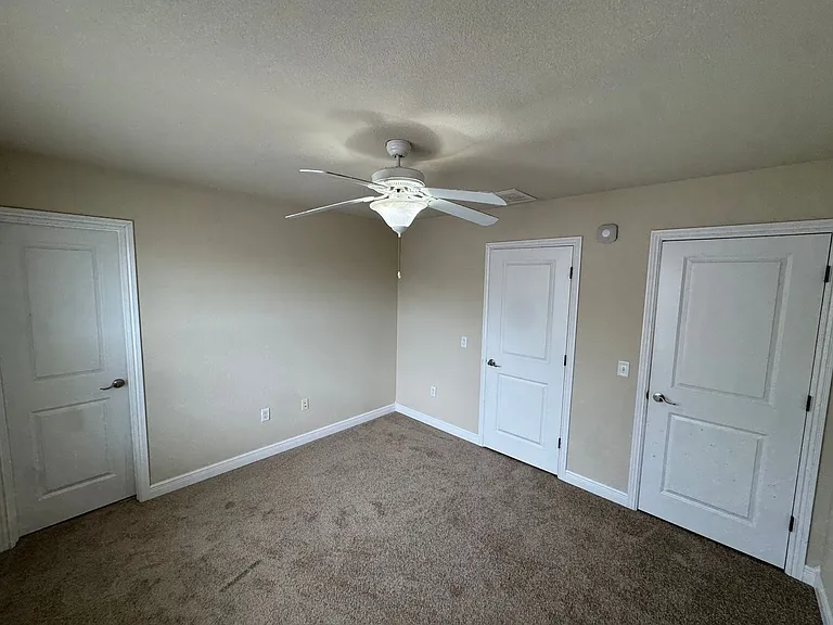 407 Lyndal Ln — Photo 25