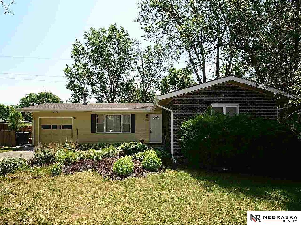 1st image of 10817 Oakbrook Cir