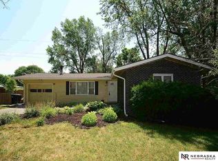 10817 Oakbrook Cir, Omaha, NE 68154