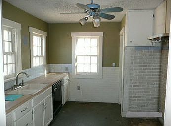 3rd image of 629 W 6th Ave