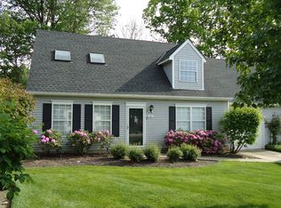 26 Dover Place Ln, Northfield, OH 44067