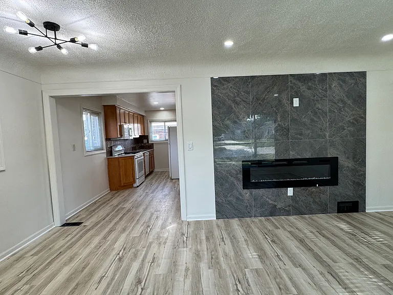 2431 Grange Rd — Photo 7