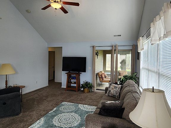 4th image of 1241 Oak Grove Pl