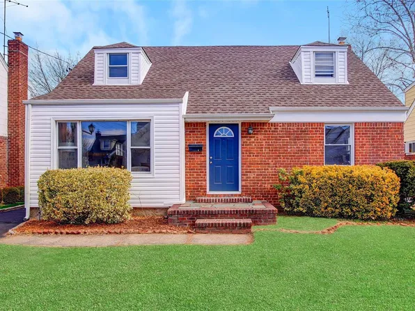 354 Andrews Road, Mineola, NY 11501