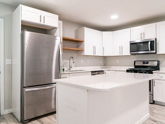 2nd image of 6 Royal Ave #1R