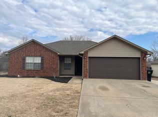 14 Geraldine St, Ward, AR 72176