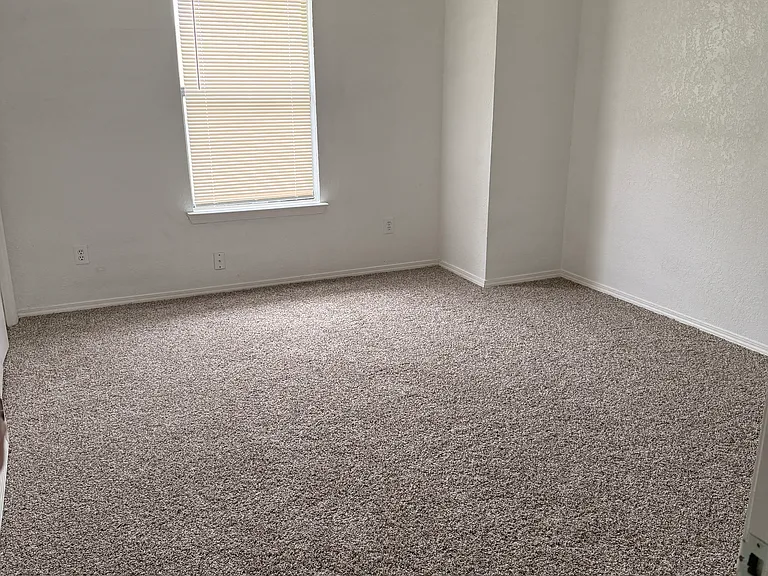2109 W Walnut St #A — Photo 15