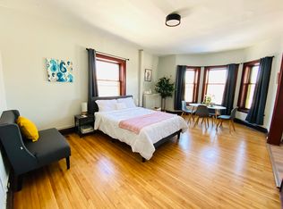 214 4th St SE APT 3F, Minneapolis, MN 55414