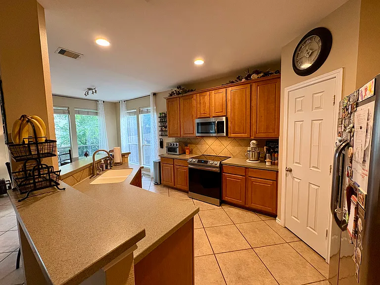 Kitchen - furnished