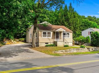 118 E Meadow Rd, Lowell, MA 01854