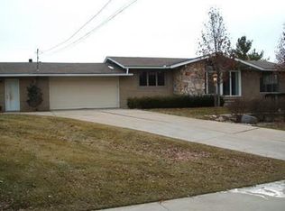 49762 Regatta Dr, New Baltimore, MI