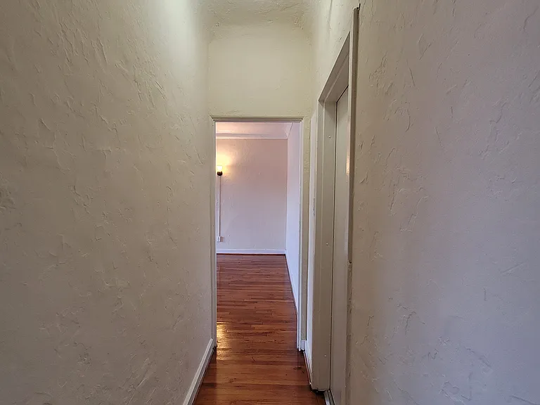 657 Cochran — Photo 74
