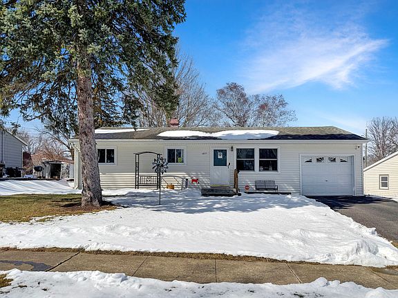 2nd image of 1427 Mark Dr