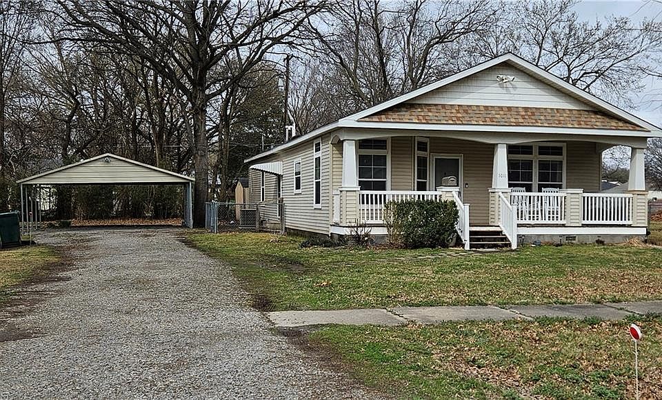 2nd image of 1011 E 9th St