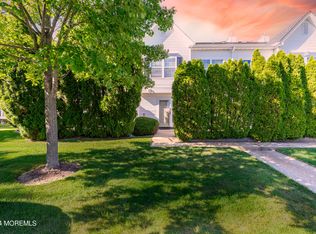 38 Madison Ct, Tinton Falls, NJ