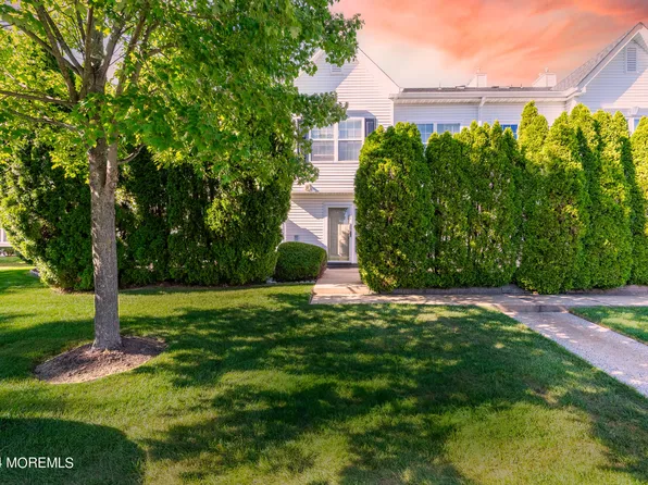 38 Madison Court, Tinton Falls, NJ 07724