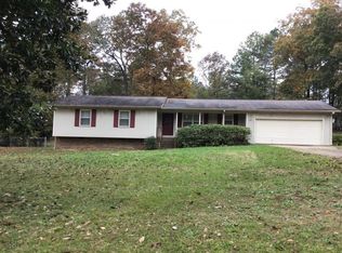 182 Hickory Ln, Jacksonville, AL 36265