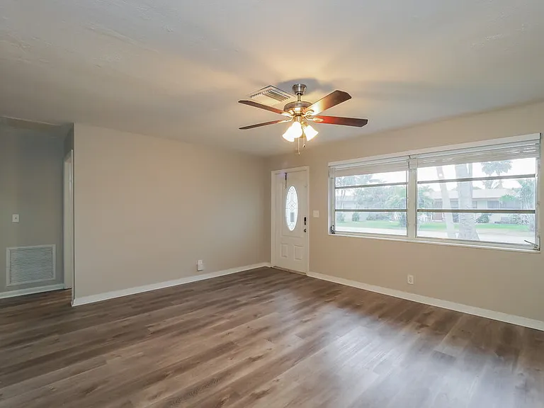 3705 William St — Photo 6