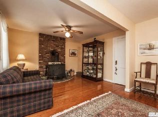 281 Litchfield Ave, Babylon, NY 11702