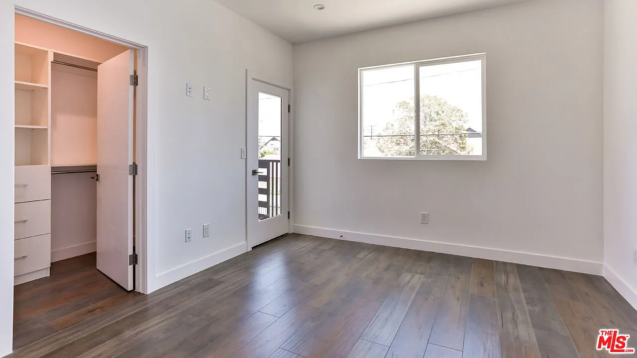 3 bed, 3.0 bath, 1793 sqft, $3,600 — Photo 2