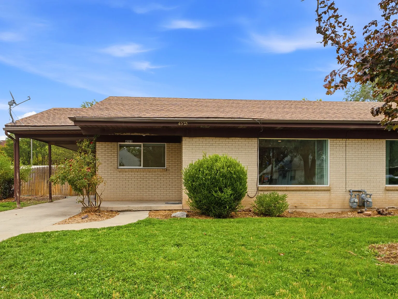 4 bed, 1800 sqft, $3,100 — Photo 3
