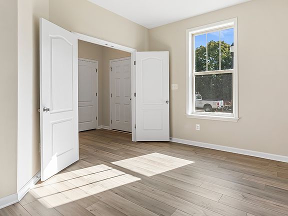 4th image of 1707 Evansberry Dr