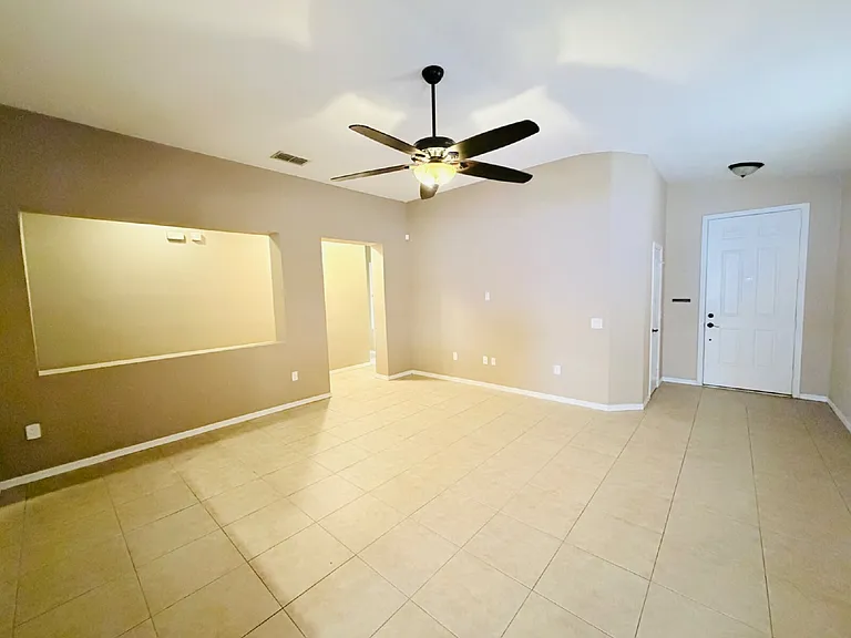 3227 Ogden Dr — Photo 3