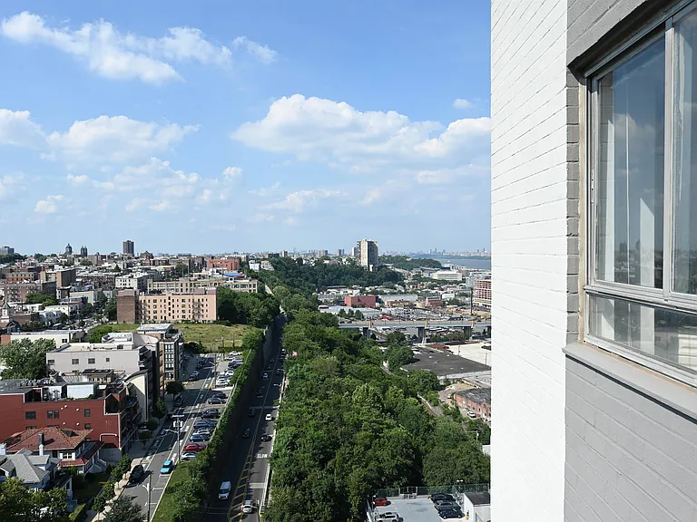 100 Manhattan Ave #1902A — Photo 13