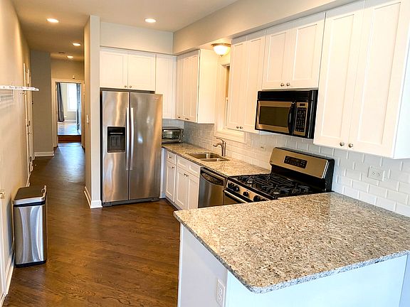 4th image of 2627 W Belmont Ave Unit 2