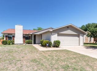 6909 Forestview Dr, Arlington, TX 76016
