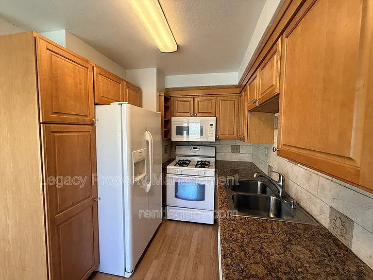 339 Bridge Pl — Photo 16