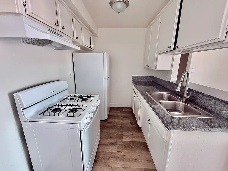 7423 N Lankershim Blvd #2 — Photo 7