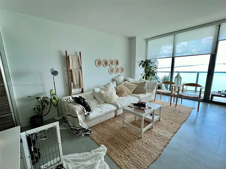 460 NE 28th St #2104 — Photo 11