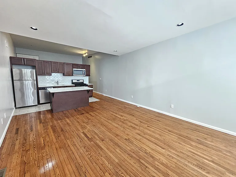 930 E Passyunk Ave — Photo 6