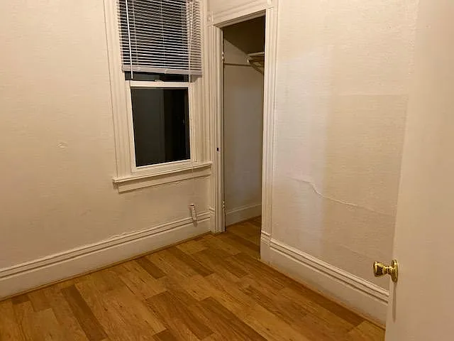 3 bed, 950 sqft, $1,250 — Photo 2