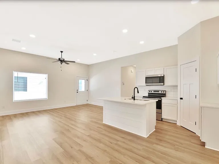 16824 W Kashmir St — Photo 9