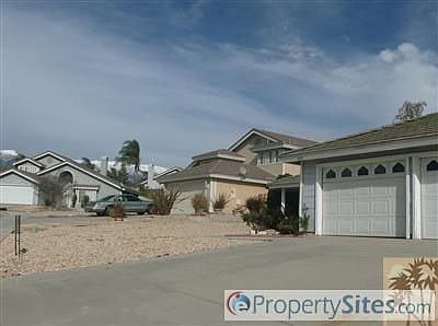 4th image of 912 Holly Ct