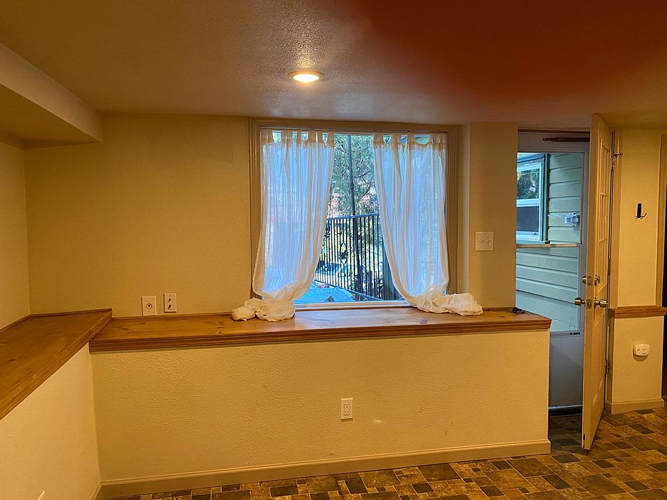 Built in shelves or window seat