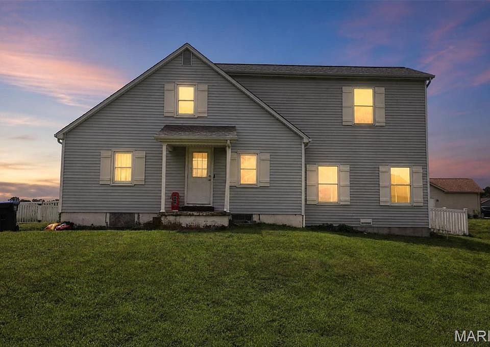 1st image of 904 Sheridan Ln
