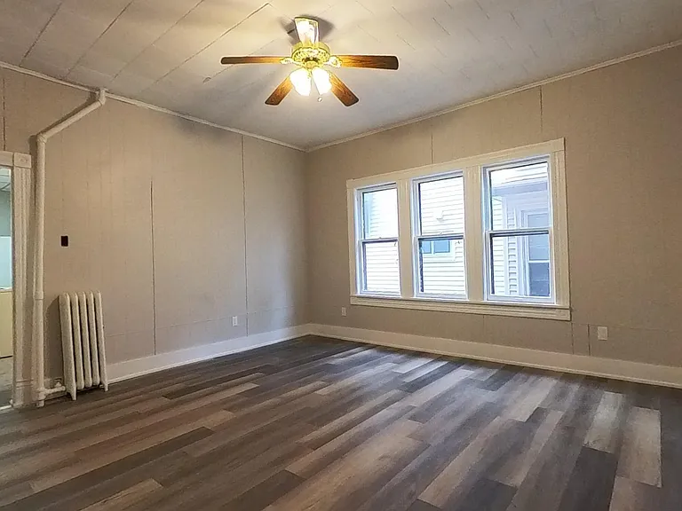 1715 Sanderson Ave #1 — Photo 2